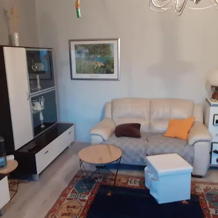 Ferienhaus Janine Ruhig Gelegen Mit Grossem Garten Und Wifi Apartment