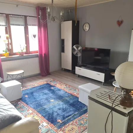 Ferienhaus Janine Ruhig Gelegen Mit Grossem Garten Und Wifi